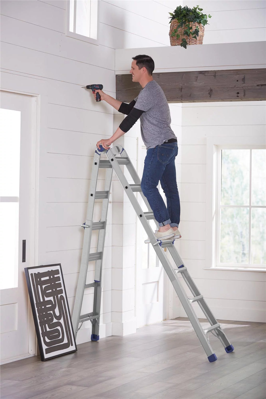 18 ft Aluminum Ladder Z9405