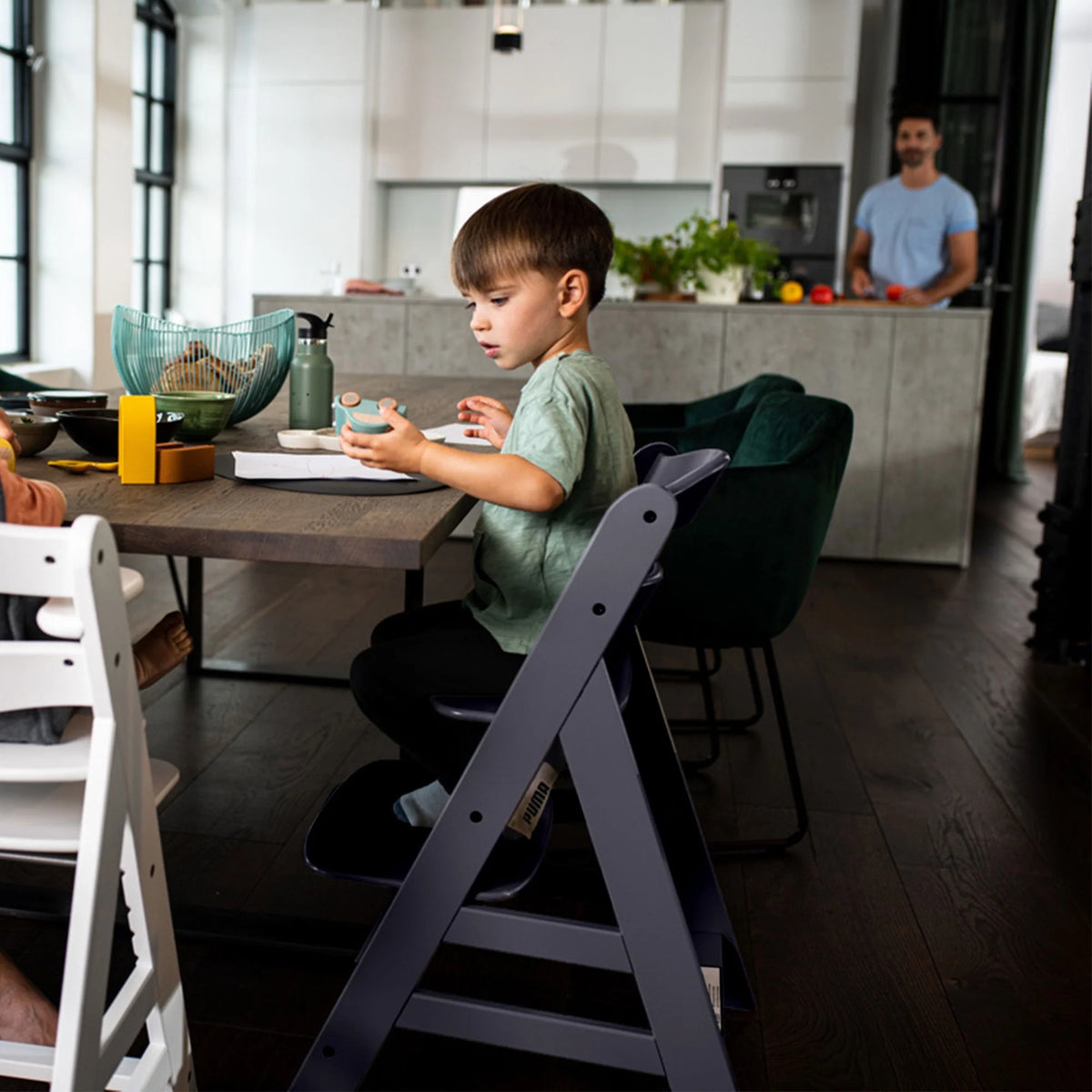 Adjustable Wooden Highchair C560968