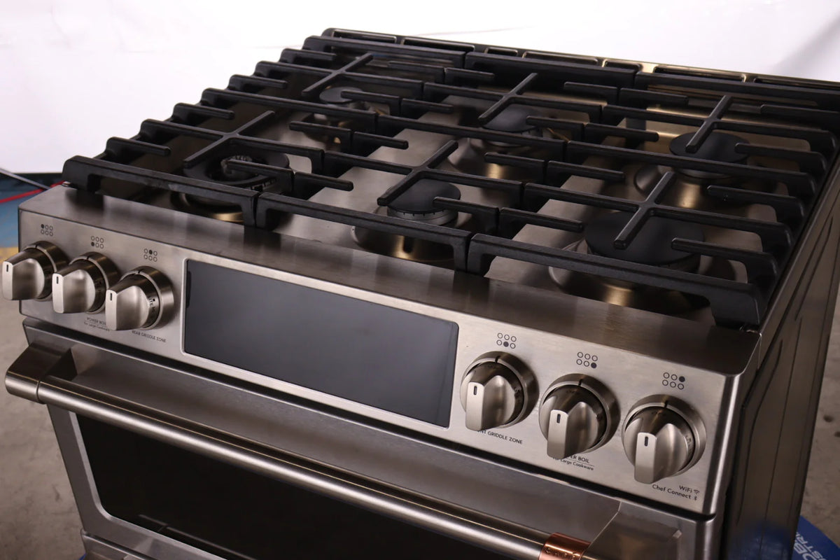 30 In. Slide-In Double-Oven Gas Convection Range Q2115
