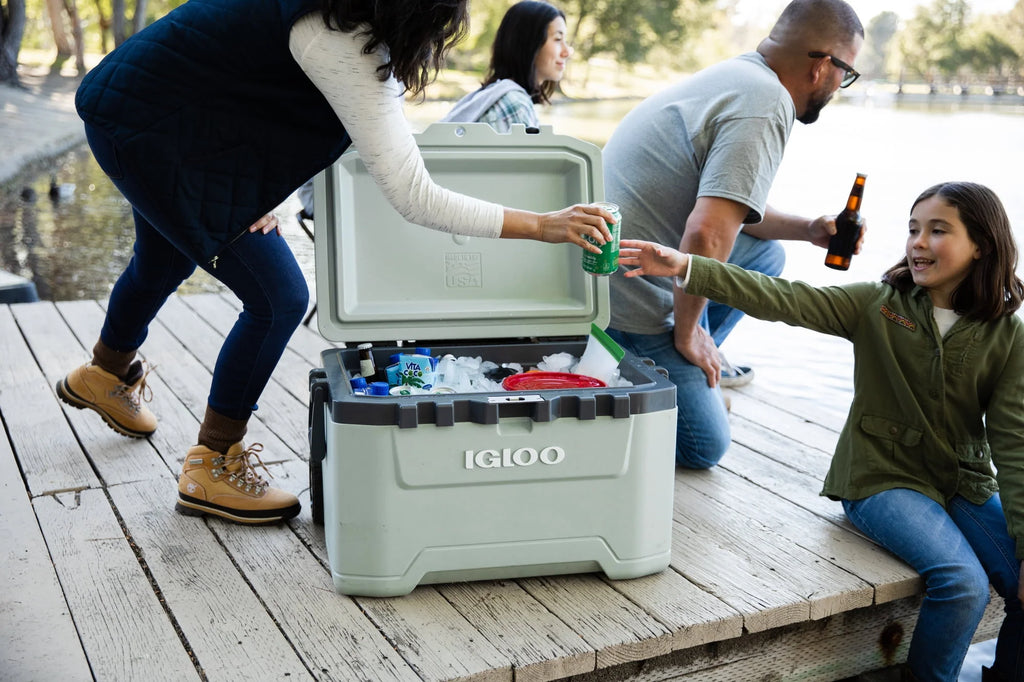 52 QT Wheeled Ice Chest Cooler J18078