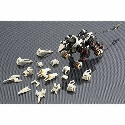 1/100 Scale Action Figure V6573