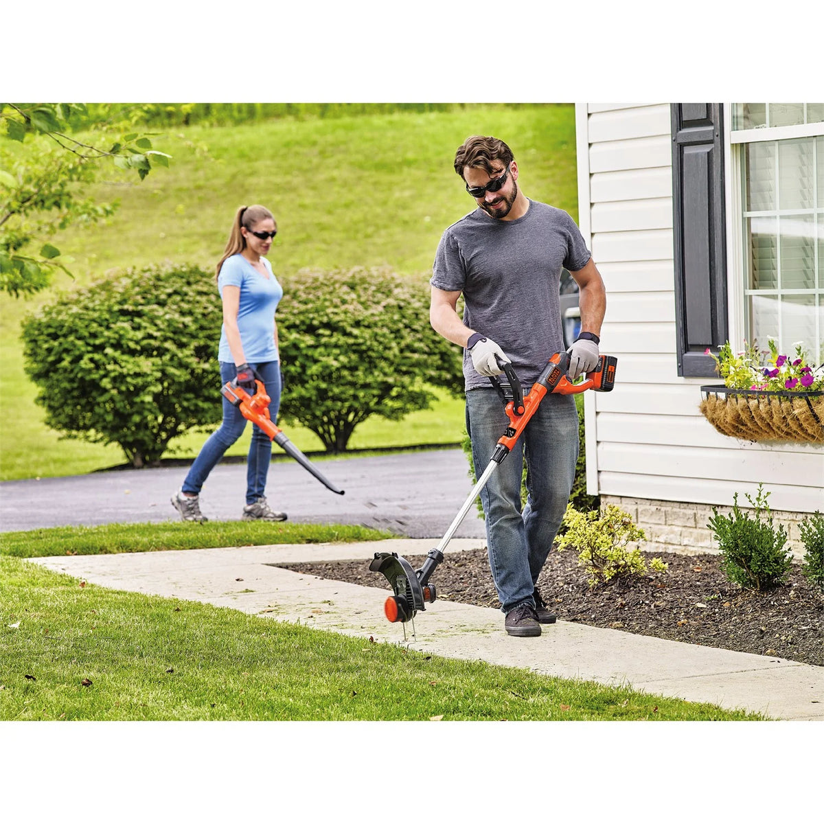 40V MAX Lithium-Ion Cordless String Trimmer & Sweeper Combo Kit F87953